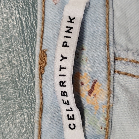 CELEBRITY PINK. HI-RISE SHORTS, FRAY HEM 13/31 NWT light blue with floral design - Picture 9 of 12